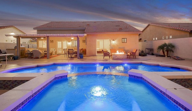 Dulce Vida: Pool, Spa, Table Games, Fire Pit, BBQ! in Indio