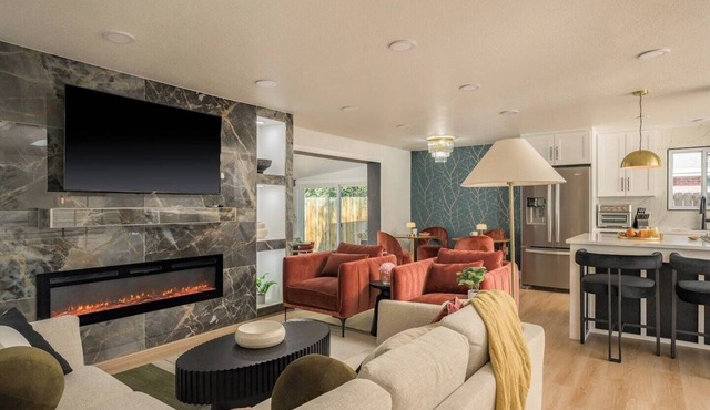 Entertainer's Dream with Hot Tub & Games in Arvada