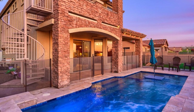 Entertainment Haven: Heated Saltwater Pool & Games in Mesa
