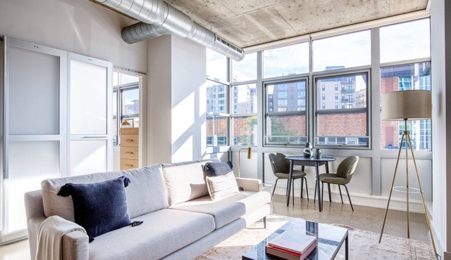 Enviable Logan Circle 1BR w/W/D, Roof BBQ, walk to Metro, by Blueground in Washington