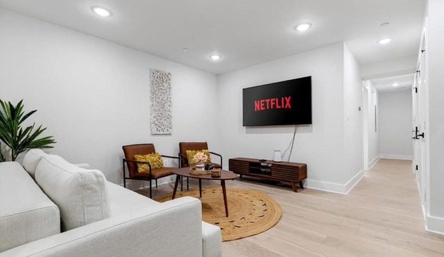 Excellent 2-BR Condo in Hip Area of DC in Washington