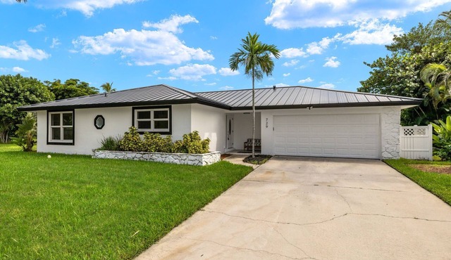 Exceptional canal front home, beautiful design, steps to beach! in Sanibel