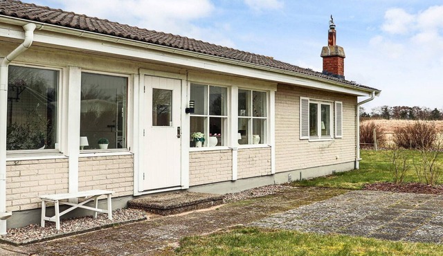 Family Holiday Home by the Sea in MELLBYSTRAND