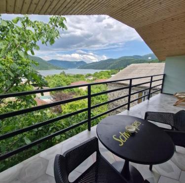 family house-Ananuri Veranda