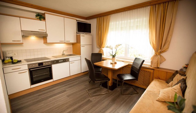 FEWO 2 - Wellness - Pension KNOLL am Attersee in Schörfling am Attersee