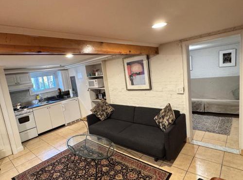First Floor One Bedroom Apartment with Full Kitchen & Bath in Washington