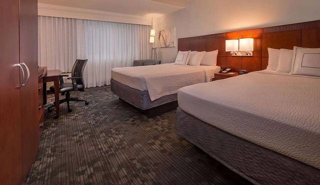 FOUR Comfortable Units Close to Arlington House! Onsite Parking & Starbucks in Arlington
