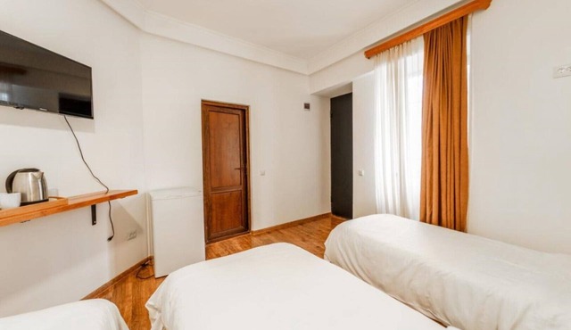 FSTA Rooms: Cozy & Affordable Stay in Central Tbilisi!