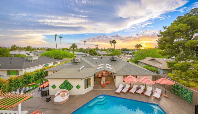 Fun Poolside Paradise & BBQ Bliss in Scottsdale