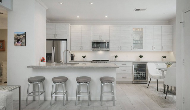 Gorgeous Luxury Condo - Walk to Kierland Commons in Scottsdale