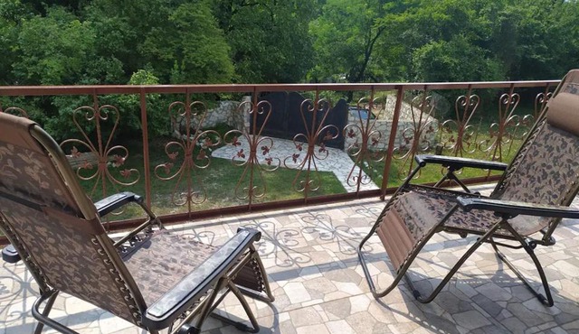 Guest House House at the Forest სახლი ტყის პირას