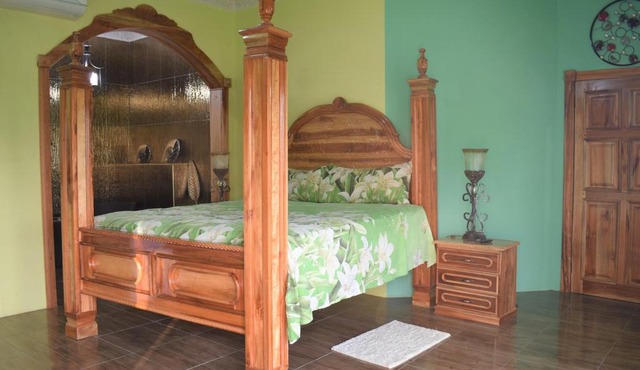 Haven View Villa & Spa in Bluefields