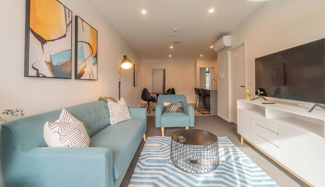 High End Centrally located apartment with carpark in Auckland