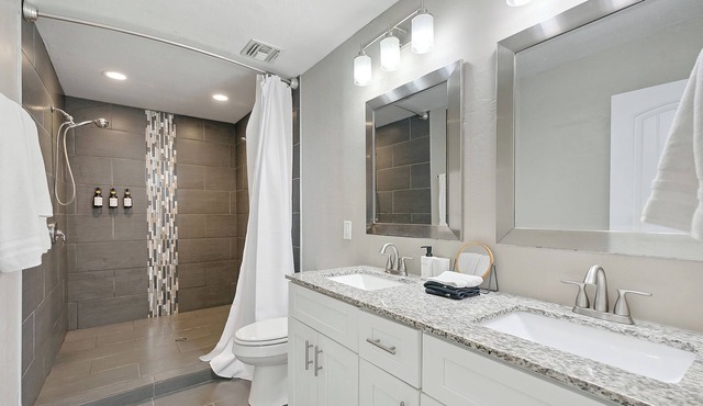High Speed Internet, Smart Monitor, Double Shower in Mesa