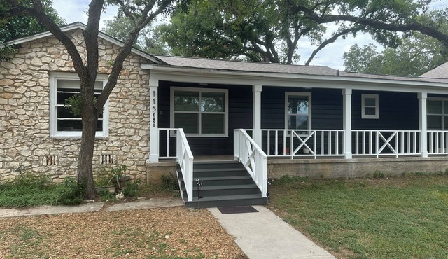 Hillcrest House is a family-friendly 3-bedroom house in the heart of San Marcos! in San Marcos