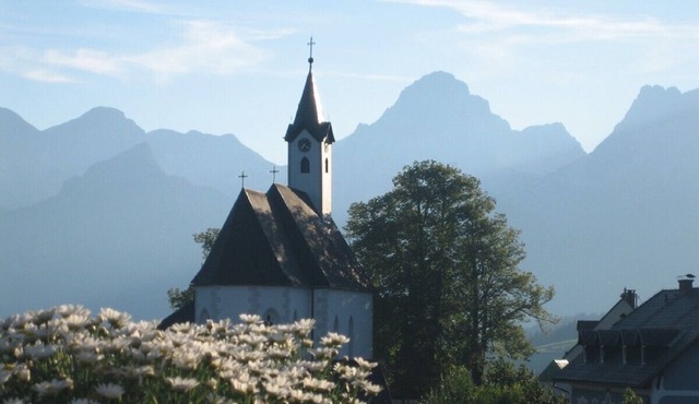 Holiday home in a mountain village with a fantastic mountain backdrop in Vorderstoder
