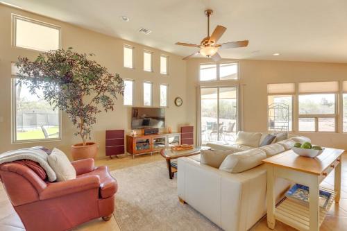 Home Near El Conquistador Golf: Hot Tub + Mtn View in Oro Valley