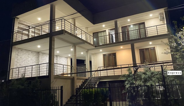 Hotel Charli