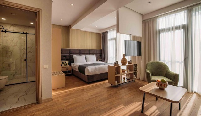 Hotel Monday by DNT Group