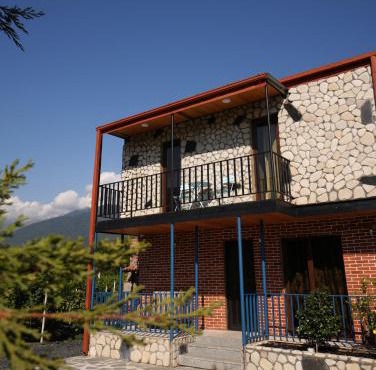 ILIAS Guest House
