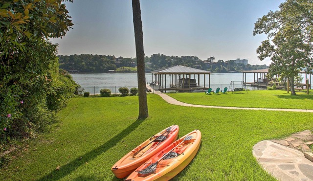 Kayaks, Dock: Waterfront Escape on Lake Hamilton! in Hot Springs