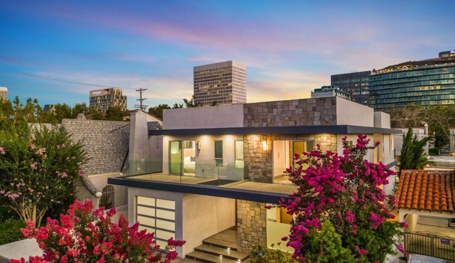 Lindenhurst - Timeless Escape in West Hollywood with Pool in Los Angeles
