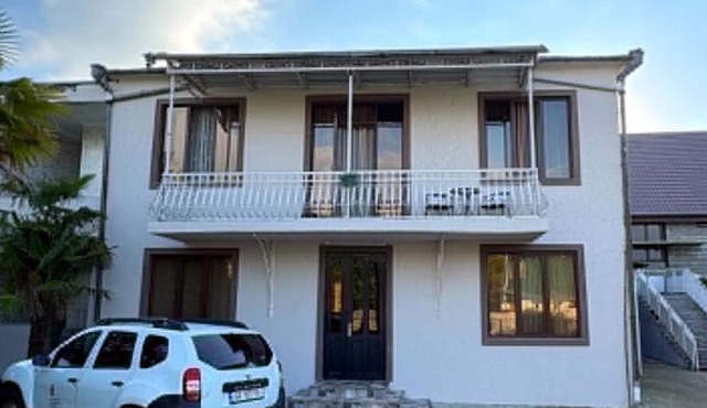 Lukas's house