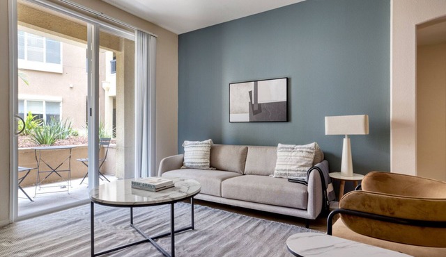 Luxe Playa Del Rey 2BR w/Pool, Spa & Gym, nr Playa Beach, by Blueground in Los Angeles