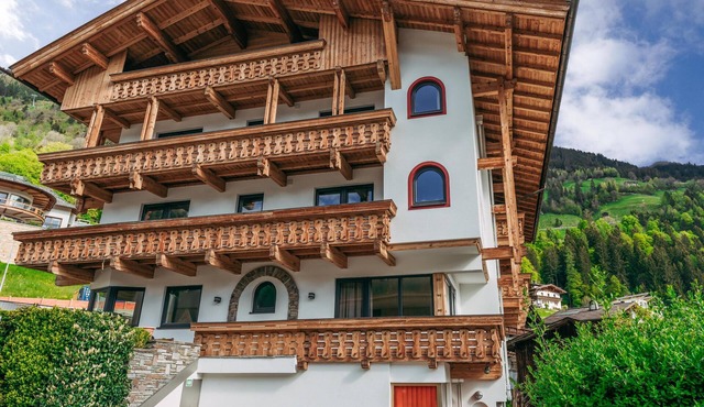 Luxury apartment with sauna near Mayrhofen in Finkenberg