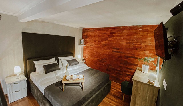 Luxury Inn *In the heart of Tbilisi city* 5 min walking distance form everything