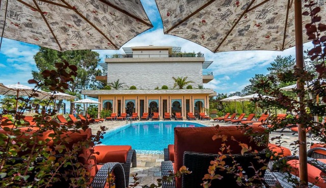 Luxury Oasis Apartment