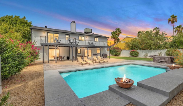 Luxury Scottsdale Retreat. Private Pool & Hot Tub- Near Golf & Dining in Scottsdale