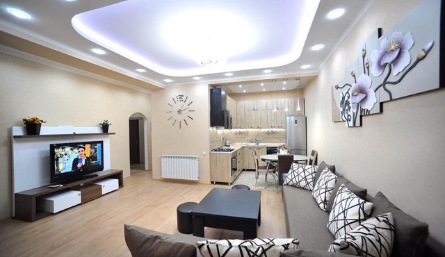 Luxury Three Bedroom Apartment