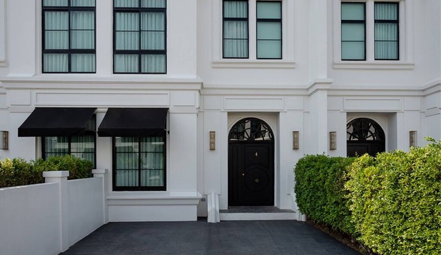 Luxury Town-House incl free car service with chauffeur in Vientiane