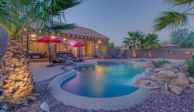 LUXURY w/City Views: Casita, Htd Pool, Spa, Putt Green, Bikes, Pool Table, Games in Mesa