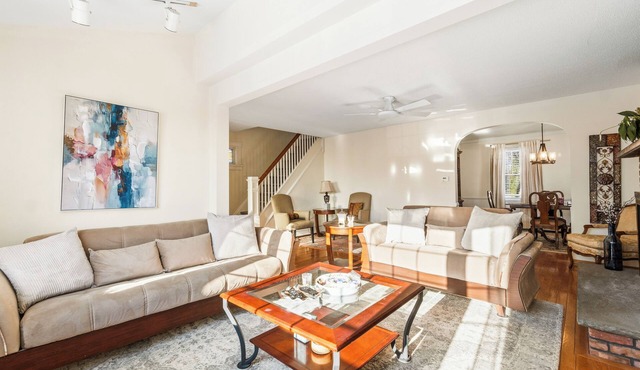 Marvelous 3-bedroom Family Retreat Near NYC w/ Parking & Views in Hackensack