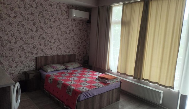 Mary's Cozy & Lovely studio on very quiet Khosharauli street