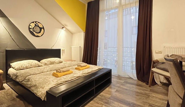 Mestia Retreat Sleeps 12 with Garden