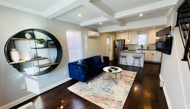 Modern 3-BDR + Quiet Neighborhood in Washington