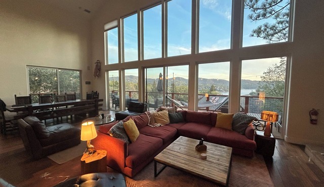 Modern 6 bedroom retreat, stunning lake views, close to village! in Lake Arrowhead