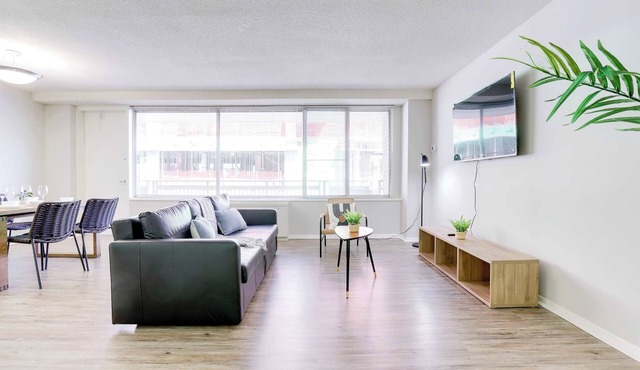 Modern Apt Near Crystal City & Pentagon City in Arlington