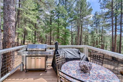 Modern Cabin in the Woods - 10 Miles to Flagstaff! in Mountainaire