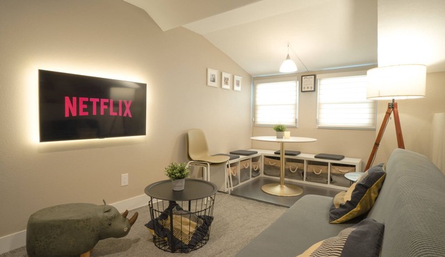 Modern Private Unit - Mins away from Everything in Pasadena! in Pasadena