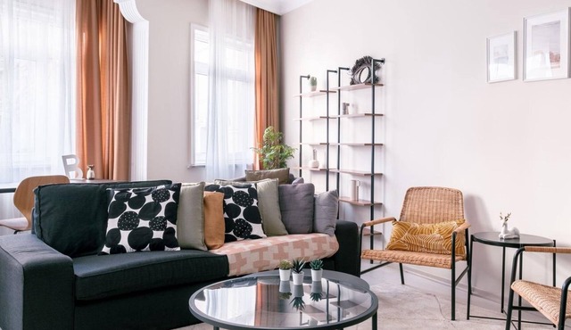 Modern Spacious Flat w Balcony 5 min to Taksim in Istanbul