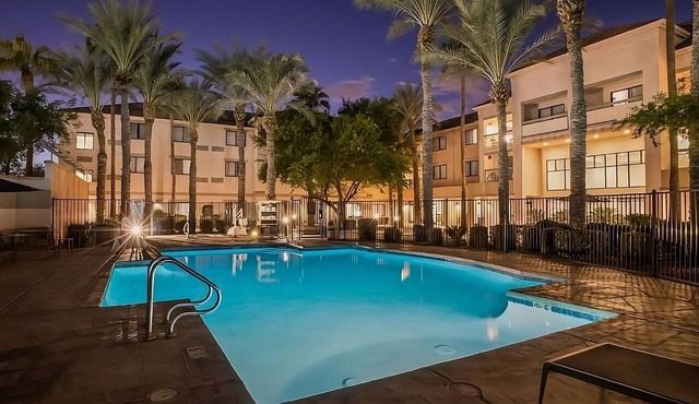 Musical Instrument MuseumTour! Convenient Unit w/Patio! Outdoor Pool & Hot Tub in Chandler