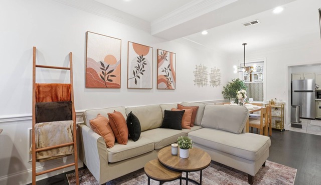 NEW! Charming 3BR/BA home, Private Prkng or Patio, Near Convention Center, Metro in Washington