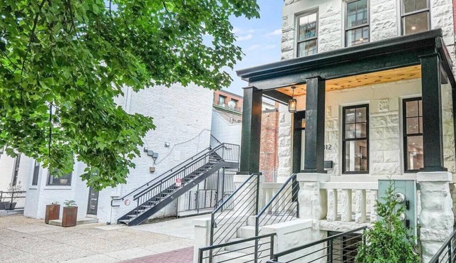 NEW! LUX 4BR + [Rooftop, Parking, Metro] in Washington