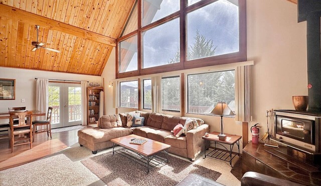 NEW - Peakview Lodge - Fireplace- Views in Prescott