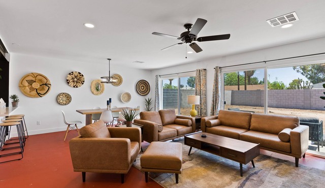 Newer, Modern, Work Friendly 2 Bedroom Condo near Downtown PHX in Phoenix