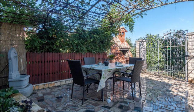 Nice apartment in Pula w/ 2 Bedrooms in Pula
